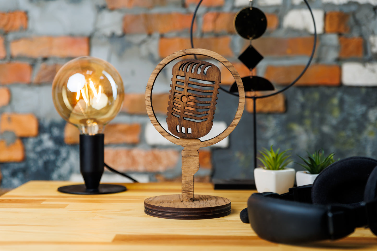 GiftYouEnjoy™ Personalized 3D Wooden Headphone Stand: Gamer Room Decor