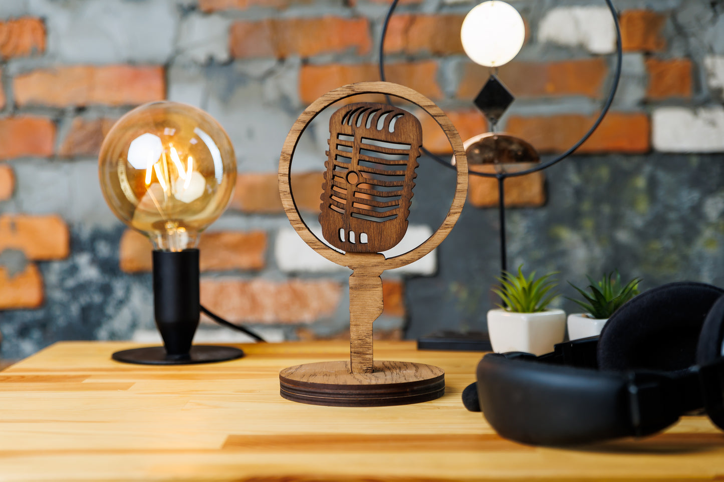 GiftYouEnjoy™ Personalized 3D Wooden Headphone Stand: Gamer Room Decor