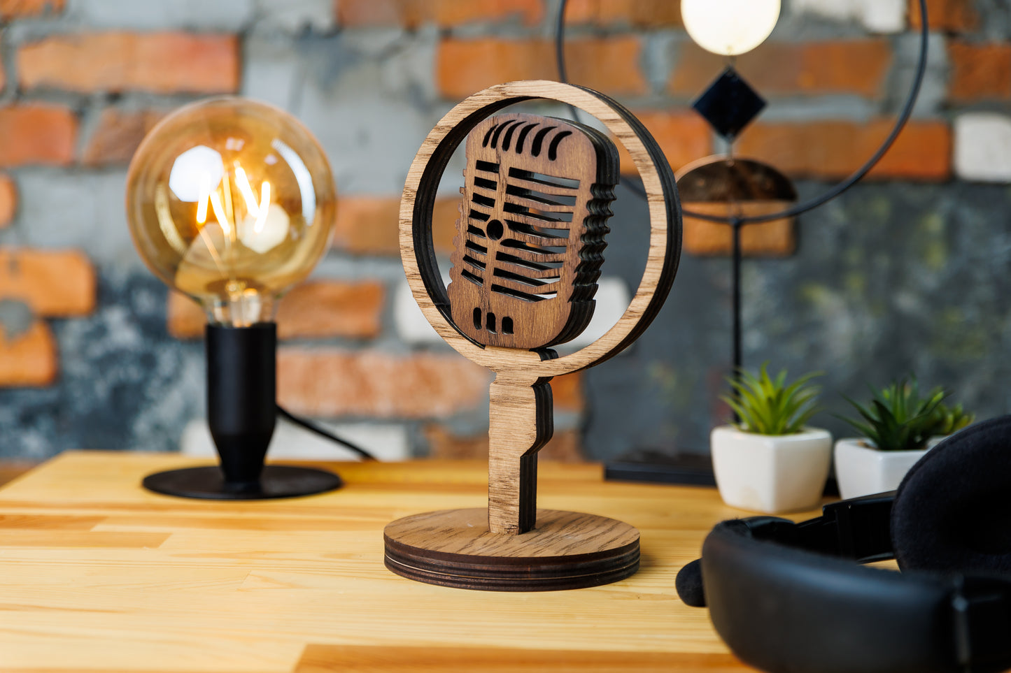 GiftYouEnjoy™ Personalized 3D Wooden Headphone Stand: Gamer Room Decor