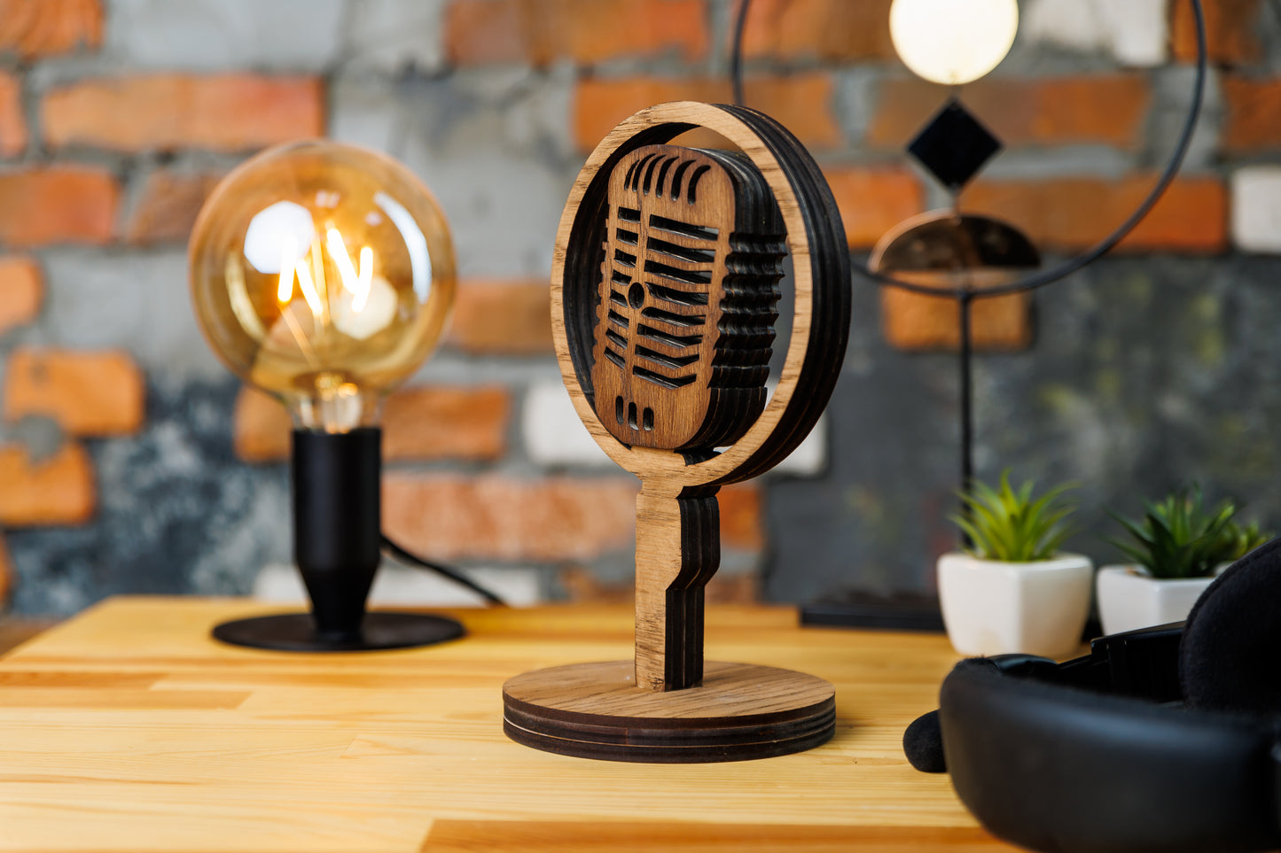 GiftYouEnjoy™ Personalized 3D Wooden Headphone Stand: Gamer Room Decor