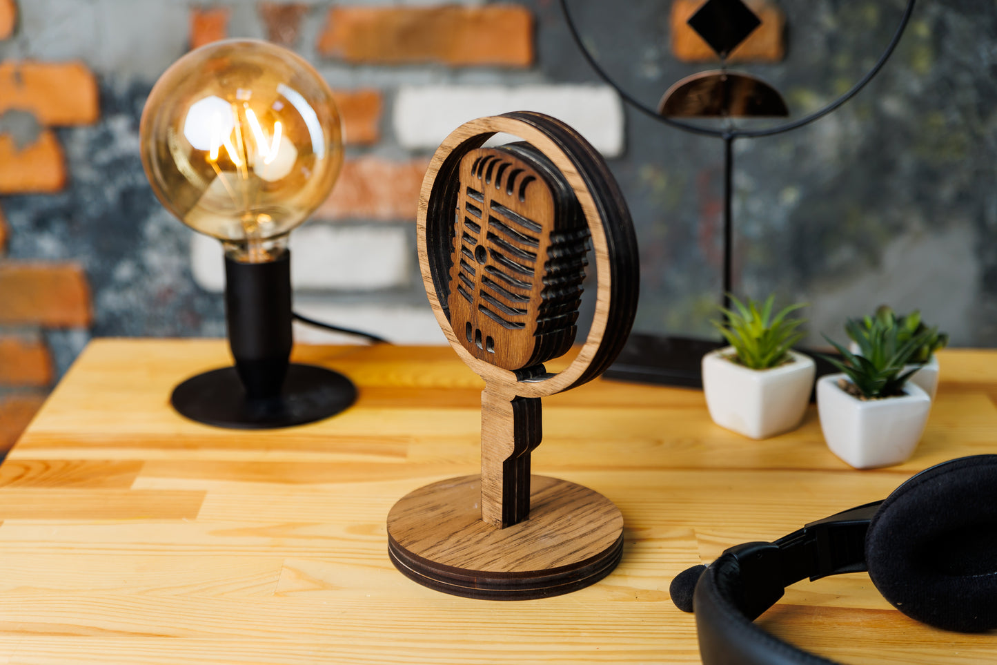 GiftYouEnjoy™ Personalized 3D Wooden Headphone Stand: Gamer Room Decor